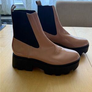 Open Edit Women's Chelsea Boots in Tan and Black